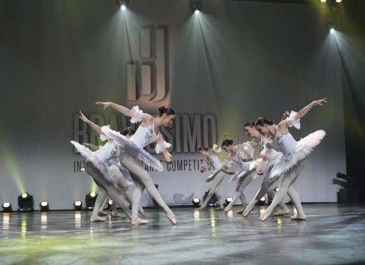 ÉCOLE DE DANSE NANCY GILBERT SAMEDI, TOUJOURS PLUS LOIN